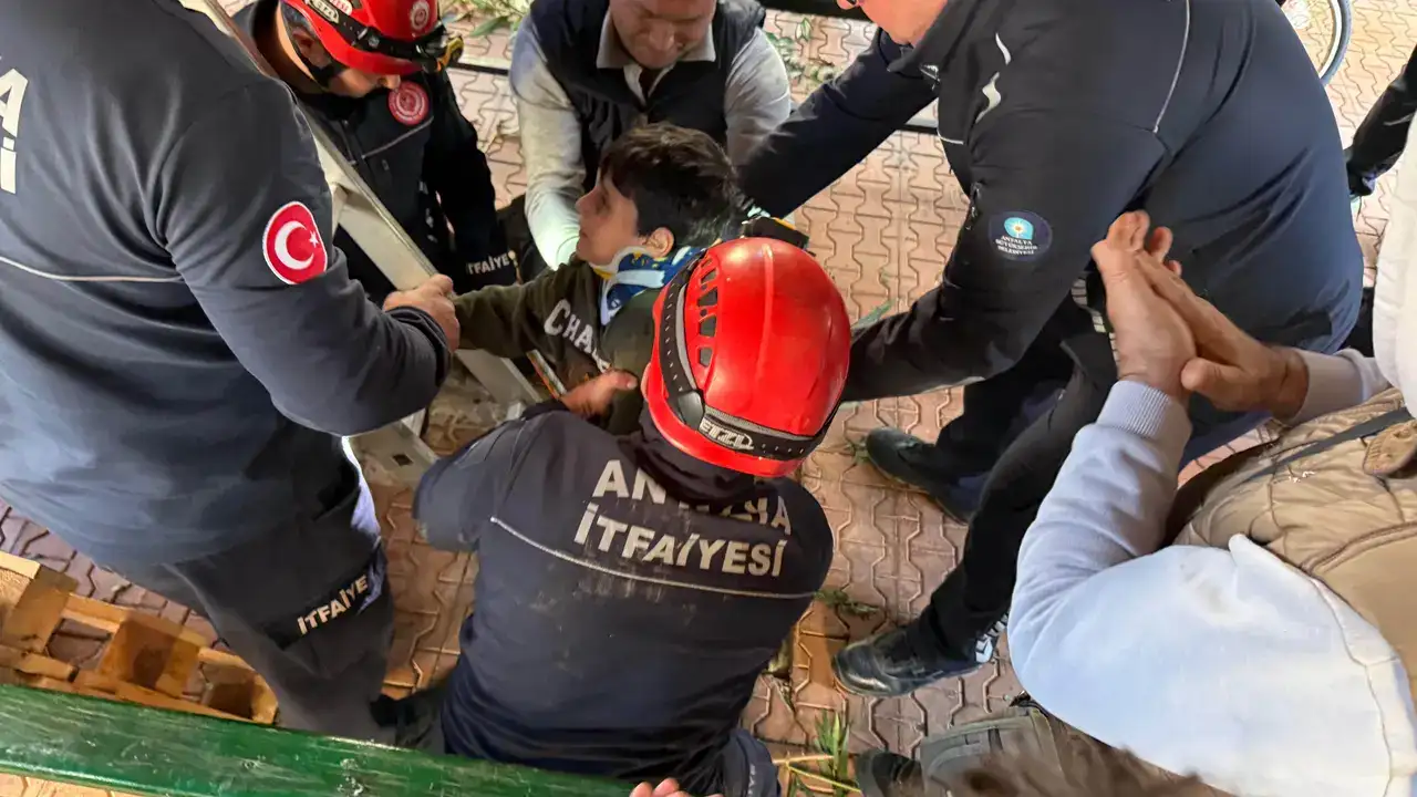 Muratpaşa’da 6 Yaşındaki Çocuk Foseptik Çukuruna Düştü! 4